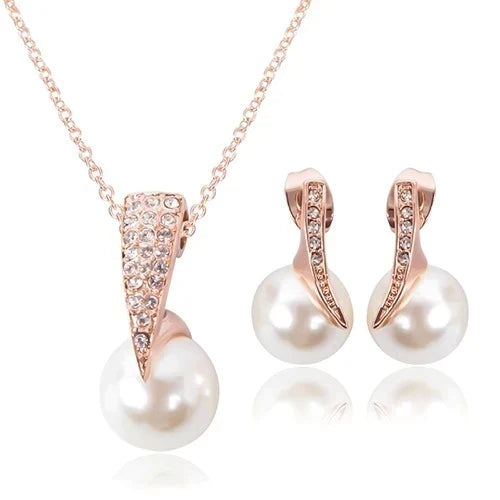 Conjunto de Collar y Pendientes con Perlas en Oro Rosado
