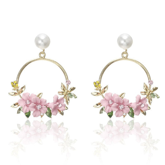 Flower and Pearl Earrings in Gold