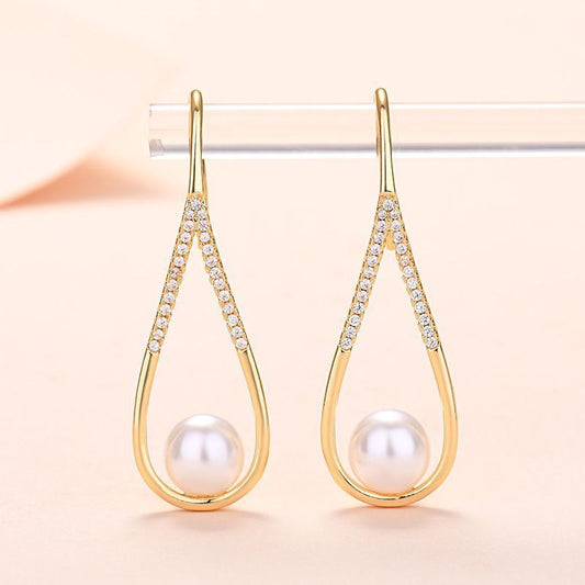 Pendientes con Colgante de Perla y Circonia en Oro