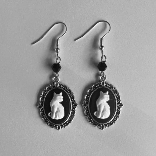 Pendientes vintage de gato blanco – Joyería con marco de plata para mujeres