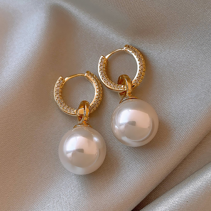 Elegant Zirconia Pearl Earrings