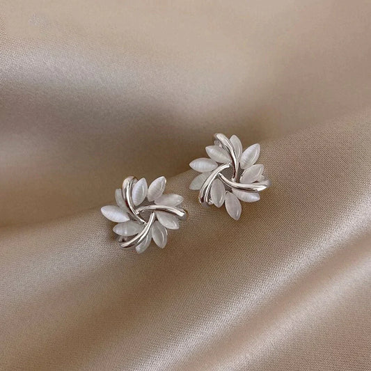 Pendientes de Botón Elegantes y Exquisitos de Ópalo en Forma de Pétalo en Círculo, en Oro