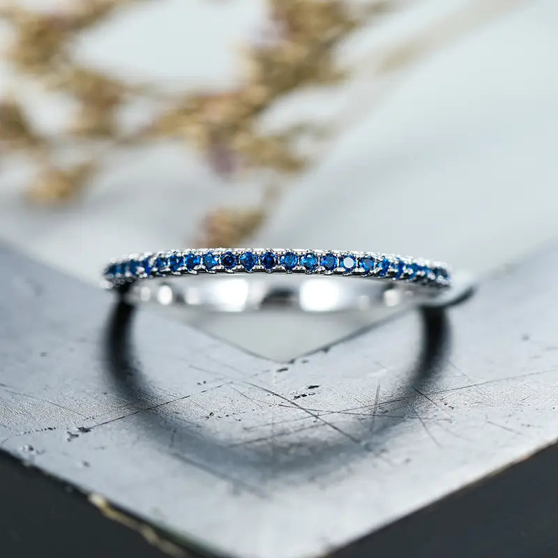 Anillo de Zafiro Soraya | Oro Blanco