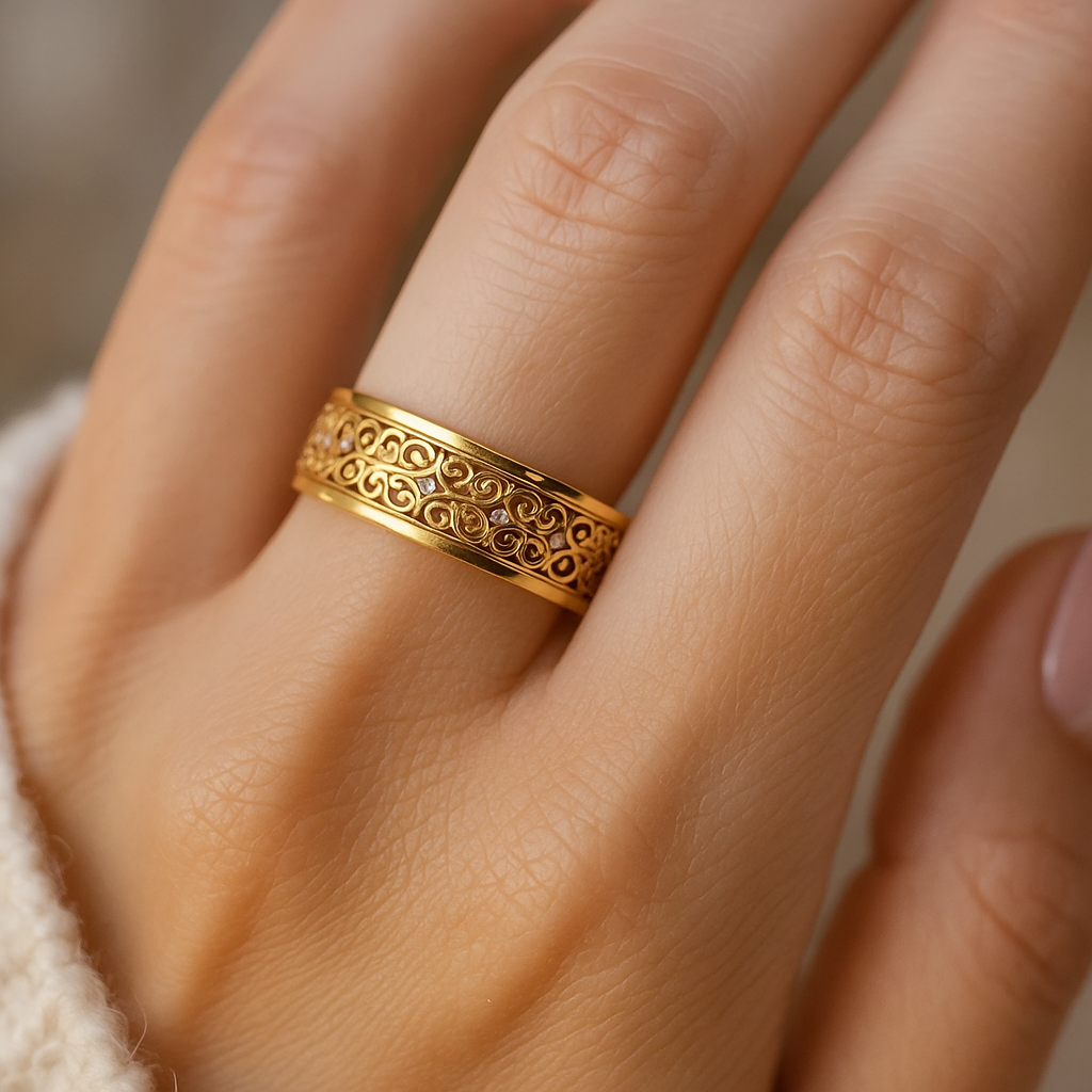 Anillo Exótico de Oro Fino Hueco