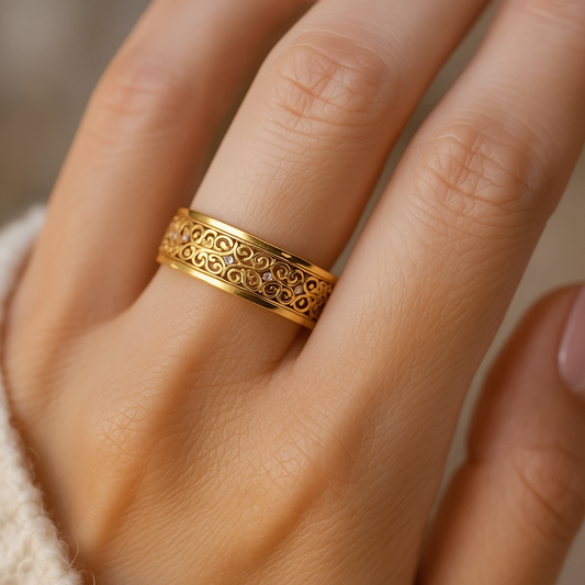 Anillo Exótico de Oro Fino Hueco
