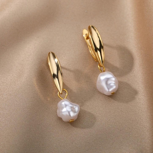 Pendientes Elegantes con Perla en Oro