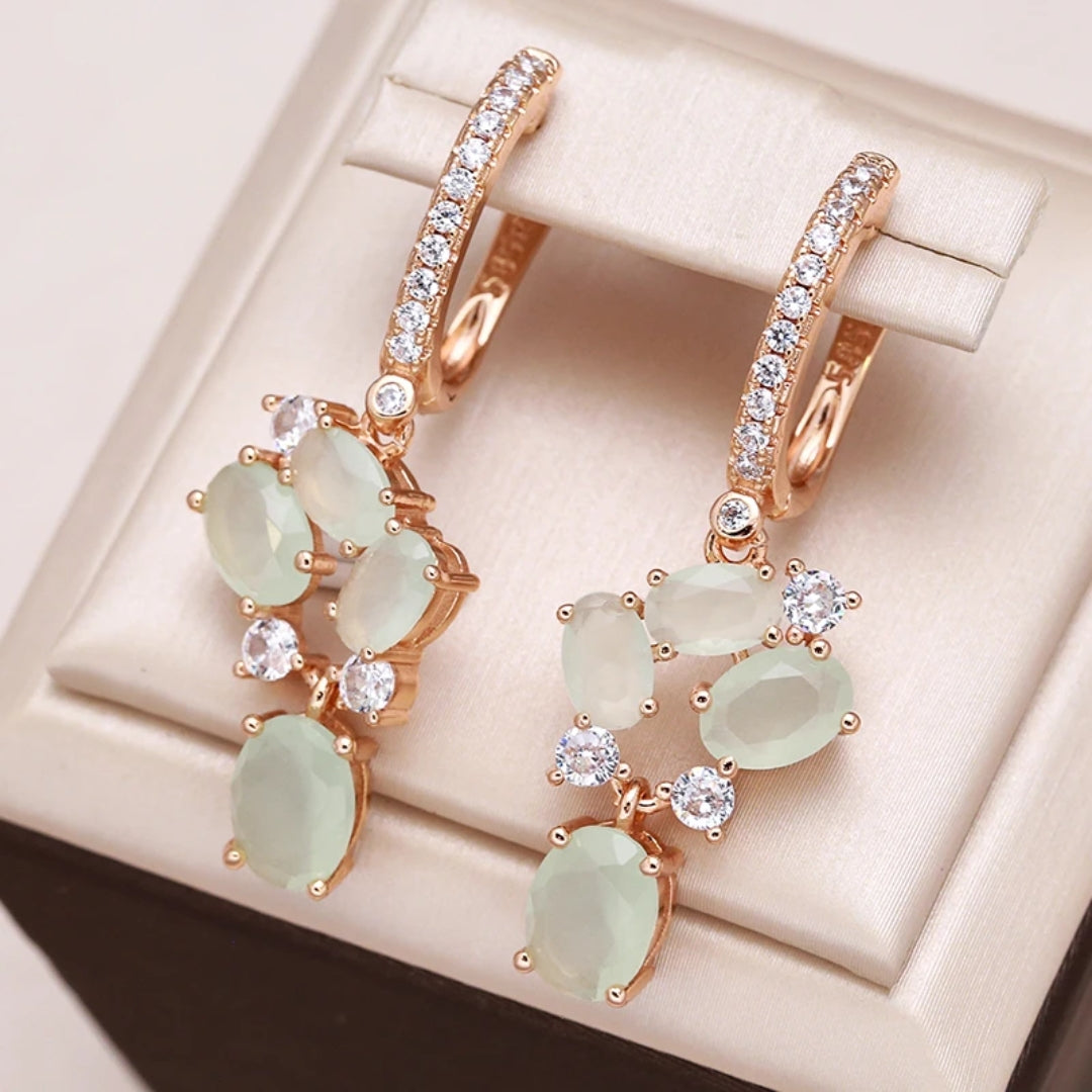 Pendientes Elegantes con Cristales Verdes y Circonia en Oro