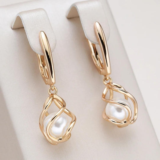 Pendientes Elegantes con Perla en Oro