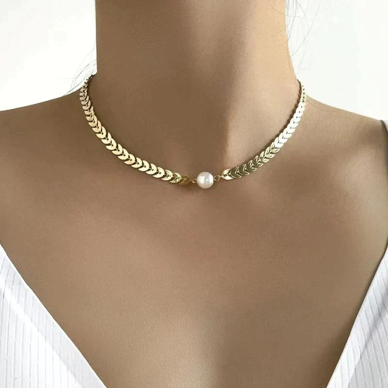 Collar Griego de Perlas en Oro