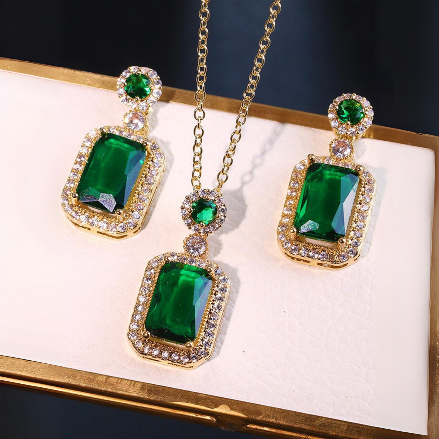 Conjunto de Joyería Esmeralda | Oro
