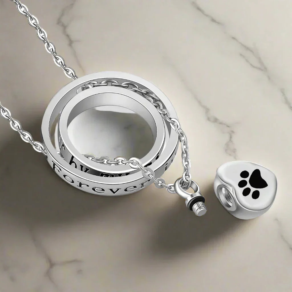 Collar con urna en forma de huella de acero inoxidable