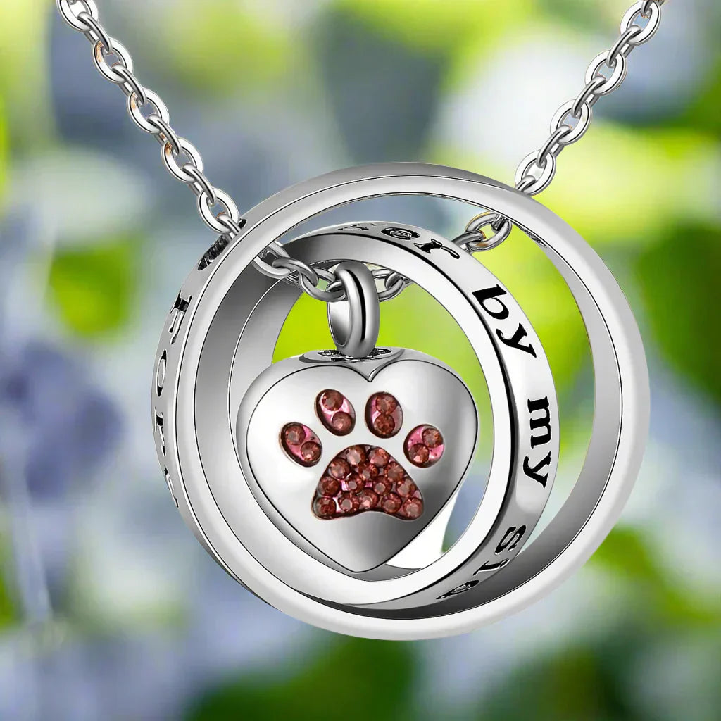 Collar con urna en forma de huella de acero inoxidable