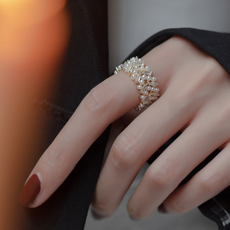 Anillo de Lujo con Perla en Oro
