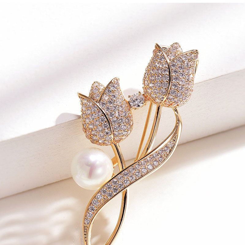 Broche de Tulipán con Perla Brillante de Tulipán en Oro y Plata
