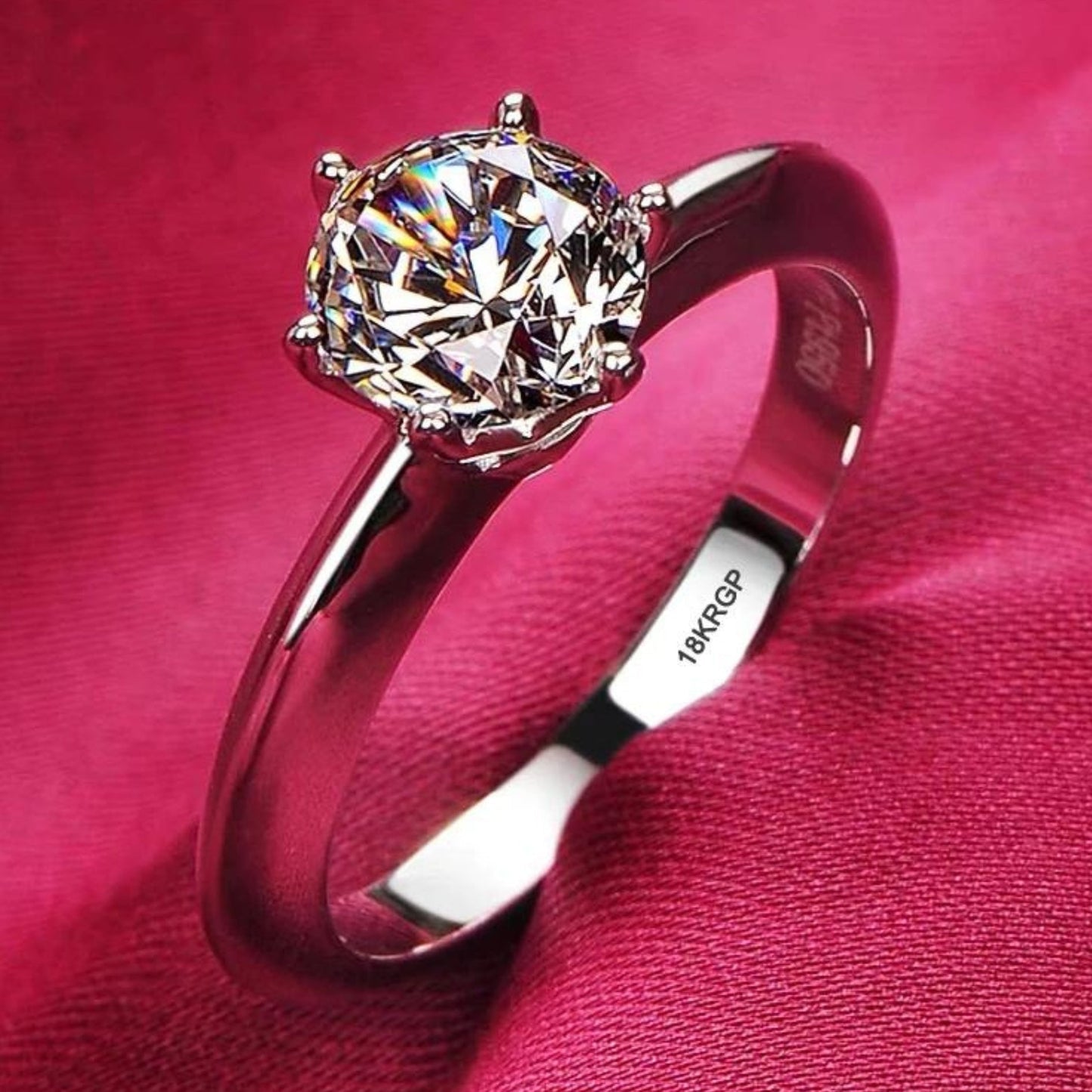 Anillo de Circonia en Oro de 18 Quilates
