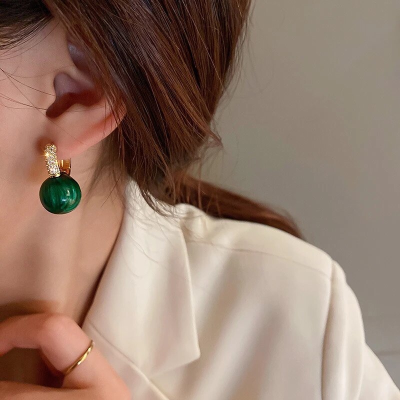 Pendientes de Perlas Verdes con Circonia en Oro