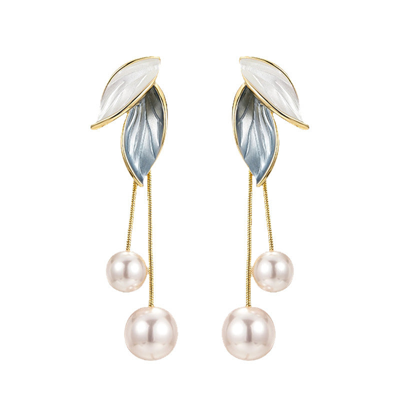 Pendientes con Colgante de Hoja y Perlas en Oro