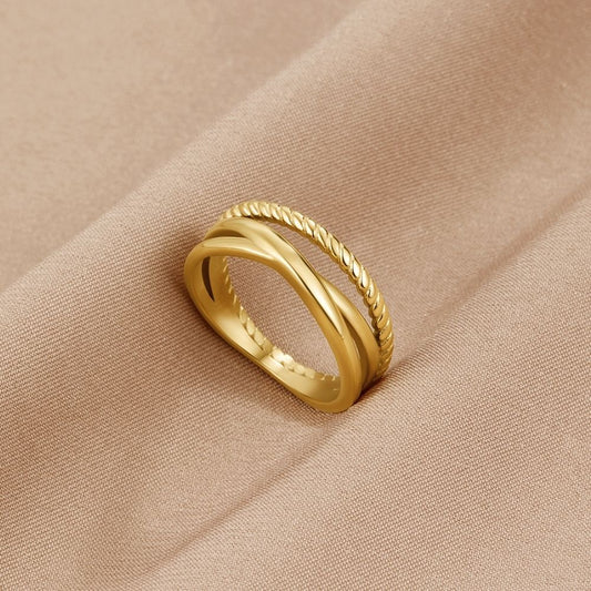 Anillo Ara Cruzado Retorcido