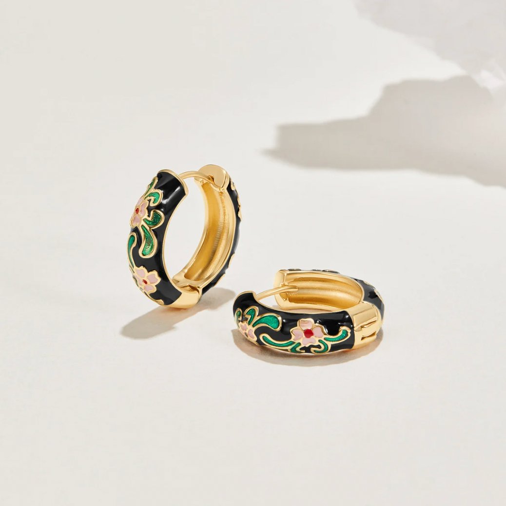Aros Florales de Aro Negro y Oro