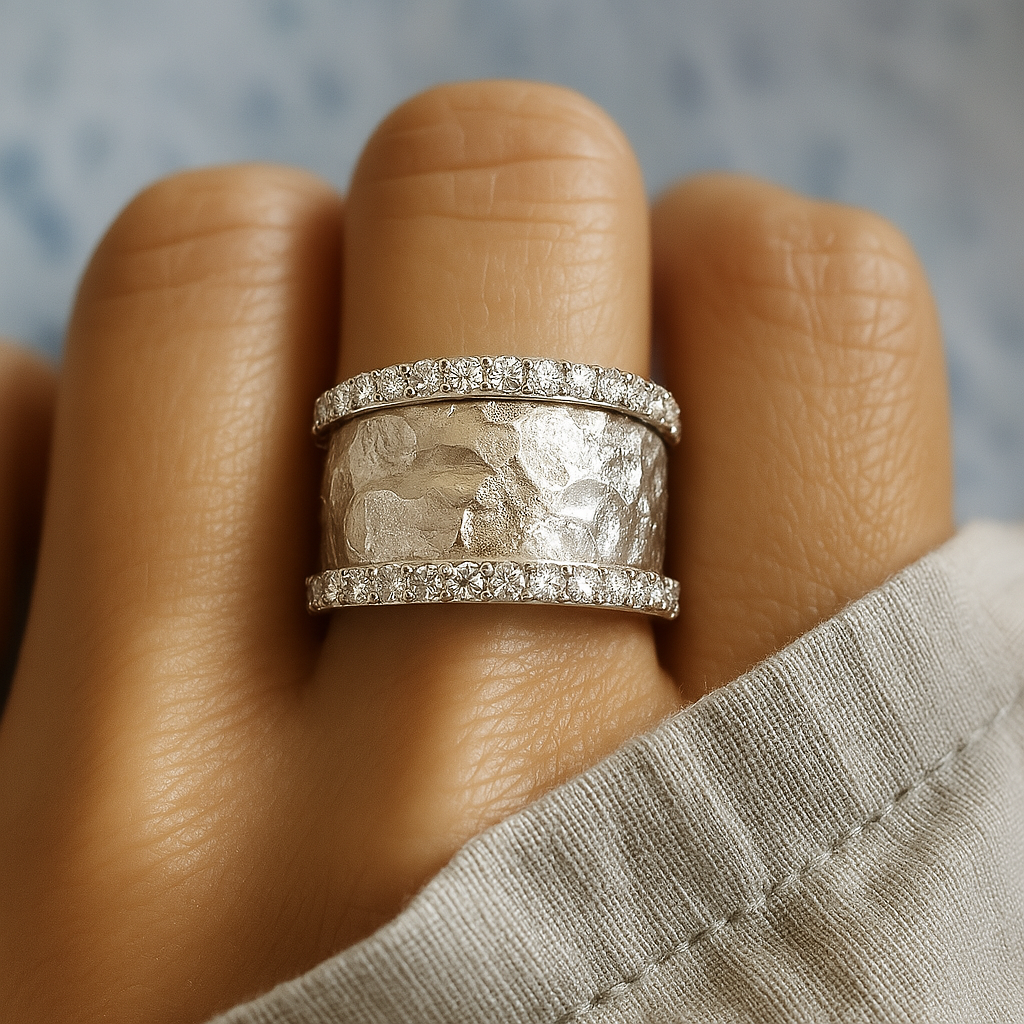 Anillo Vintage Plateado con Circonia