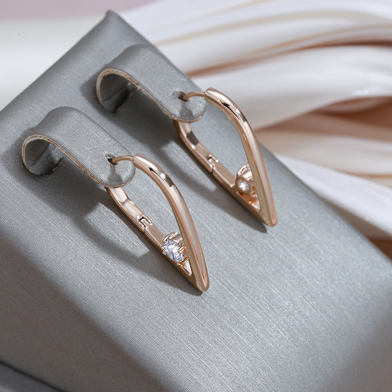 Pendientes Elegantes Dorados en Punta