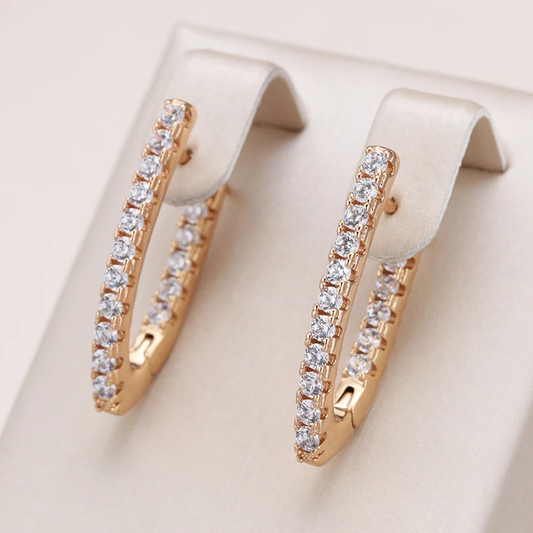 Pendientes Elegantes en Punta con Brillo