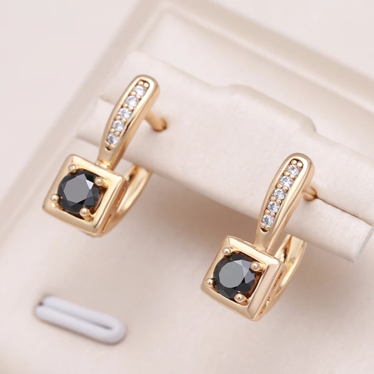 Elegante Circonia Cúbica Negra en Oro