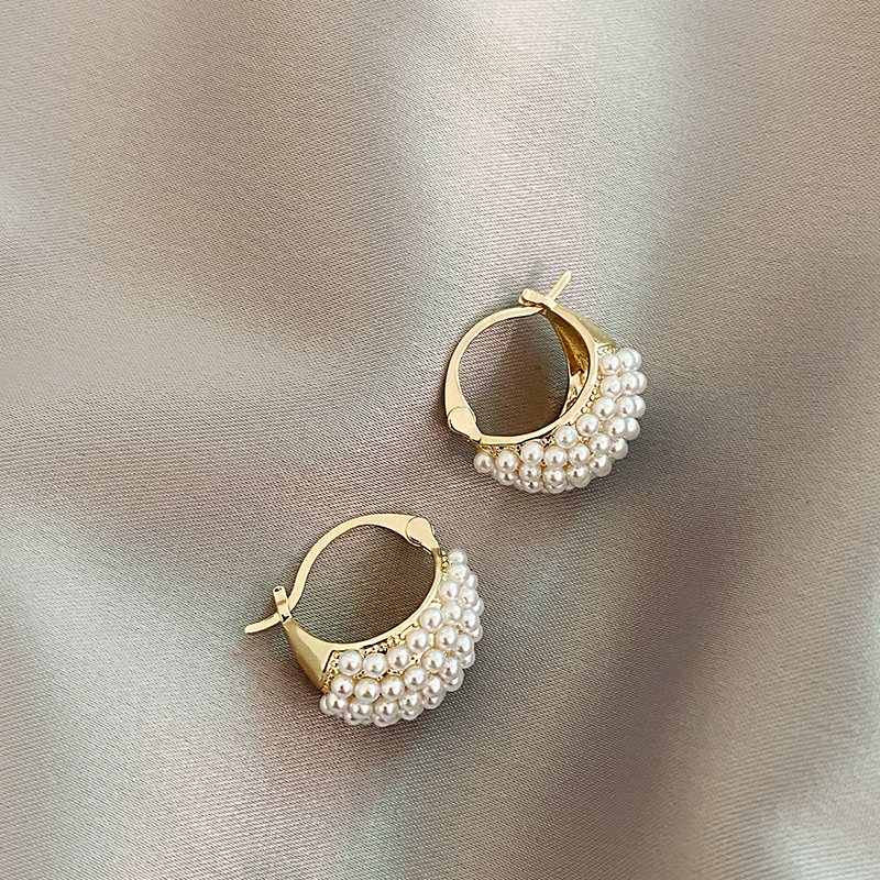 Pendientes Elegantes de Perla en Oro