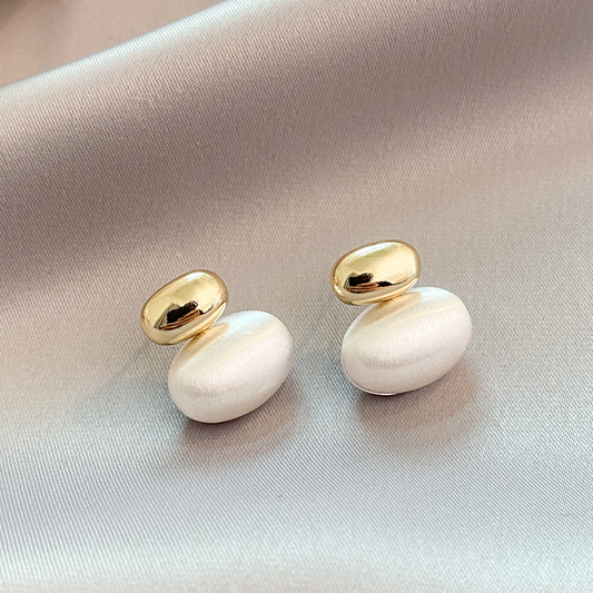 Pendientes Elegantes de Perla Ovalada