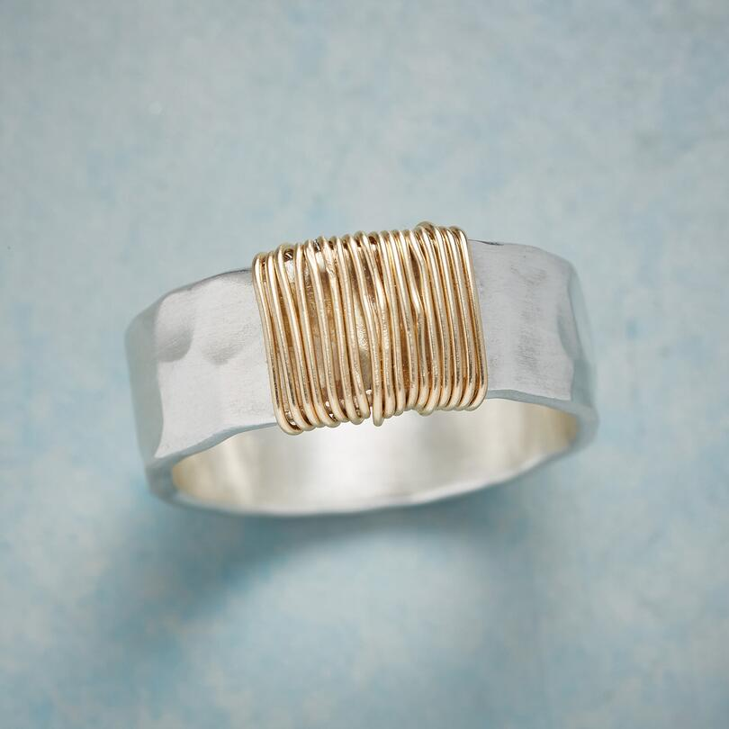 Anillo Vintage de Plata con Hilos Dorados