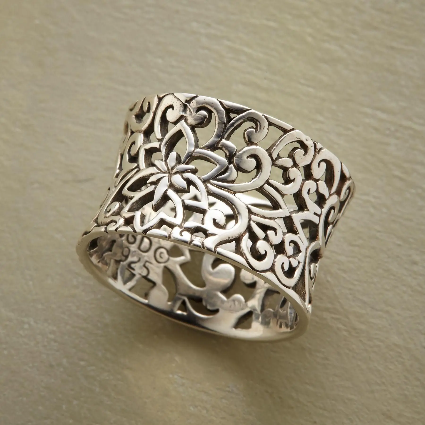 Carolina - Anillo Hueco de Plata Vintage