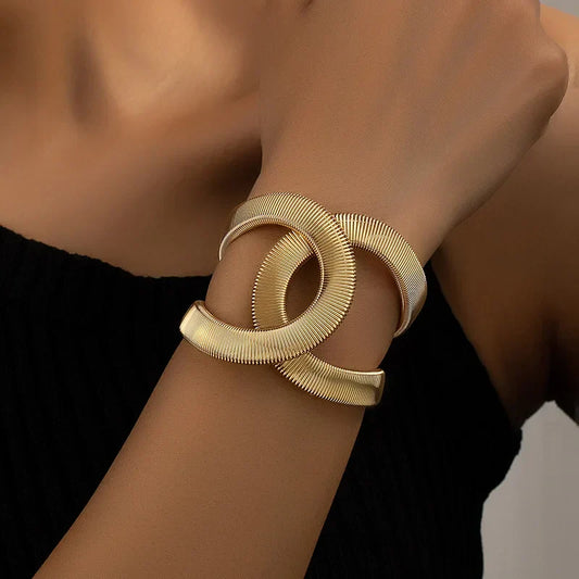 Vintage Golden Elegant Bracelet