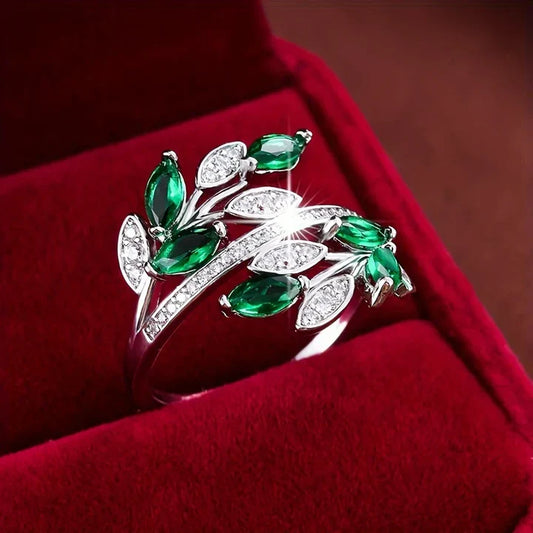Anillo de Hoja Verde con Cristal
