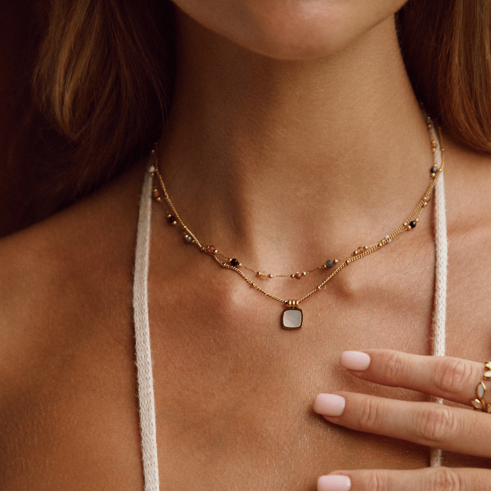 Collar Lucia con Colgante de Concha Blanca