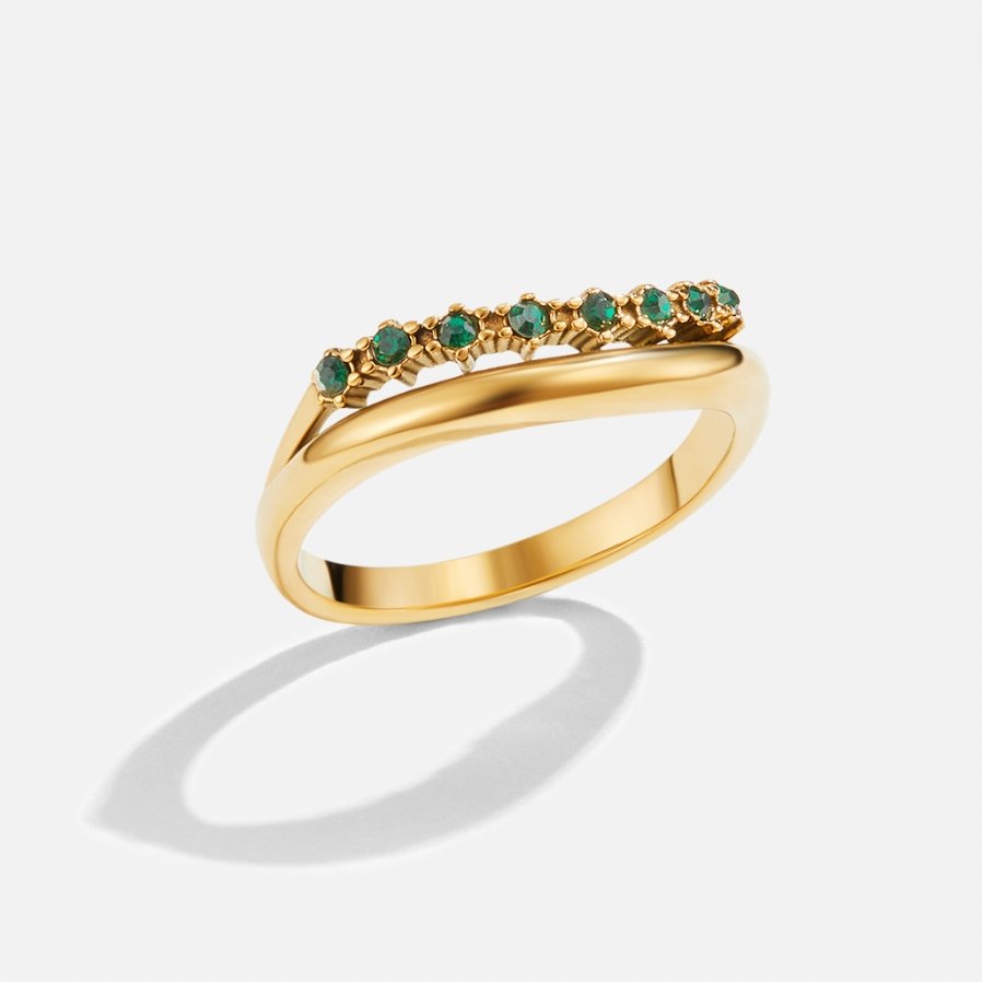 Anillo Sofia Verde Esmeralda en Capas