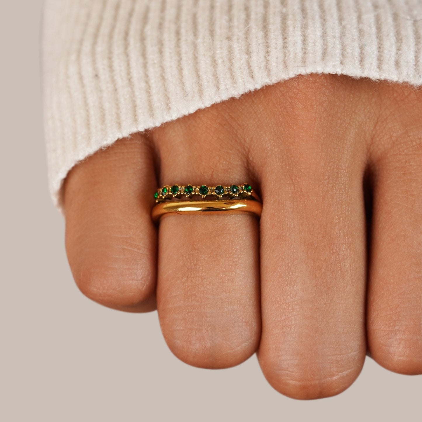Anillo Sofia Verde Esmeralda en Capas