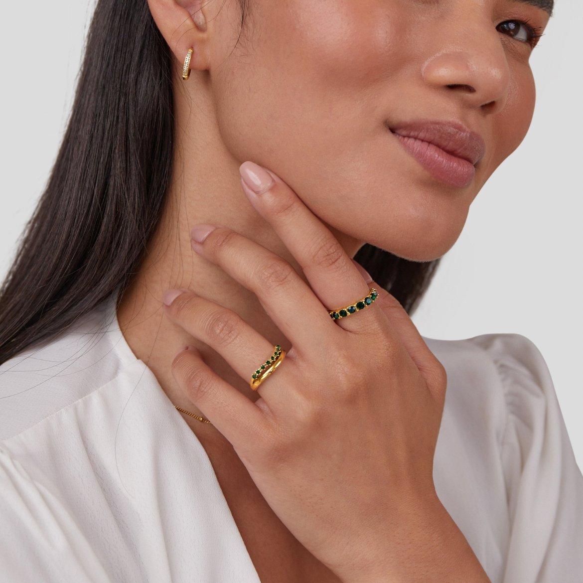 Anillo Sofia Verde Esmeralda en Capas