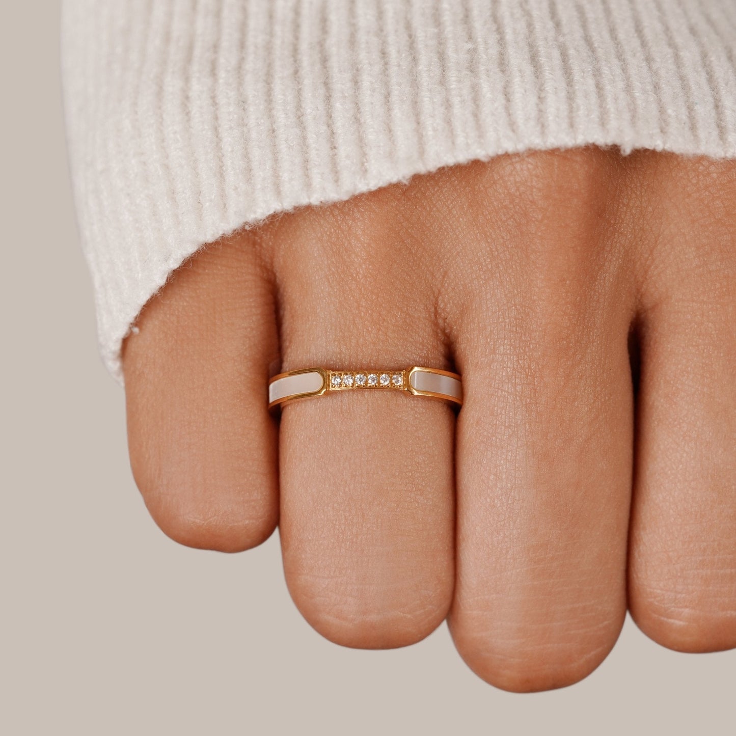 Anillo de Nácar y Cristal