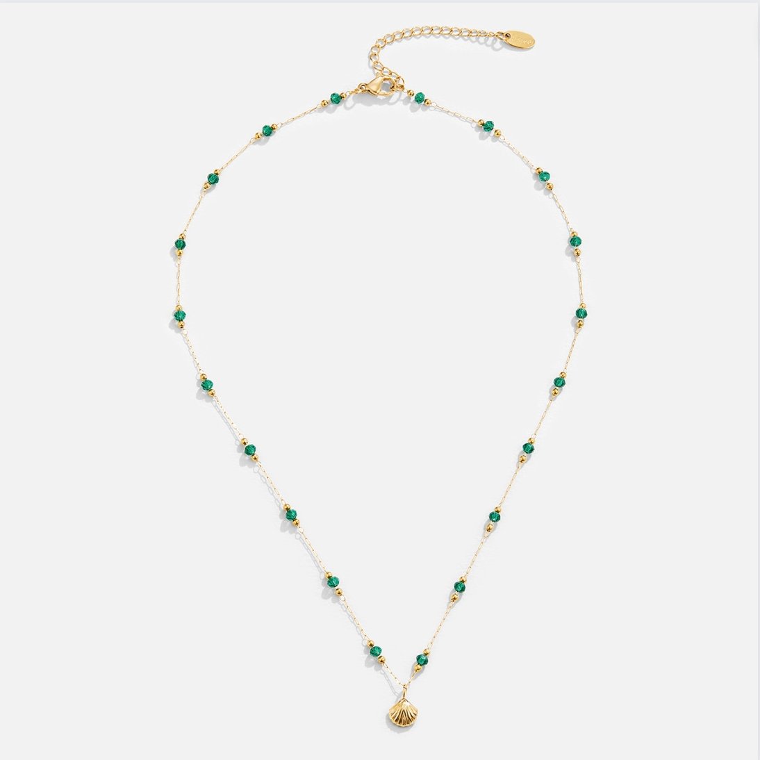 Collar Camilla con Concha Dorada y Cuentas Verdes