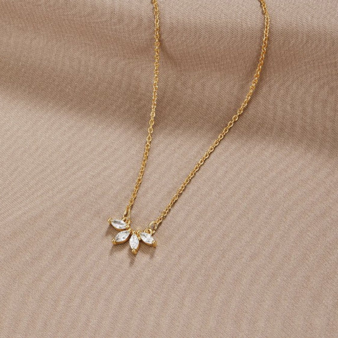 Collar Tiffany con Colgante de Hoja de Cristal