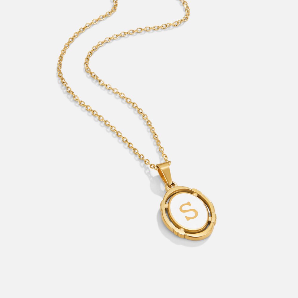 Collar Vintage de Letra en Oro