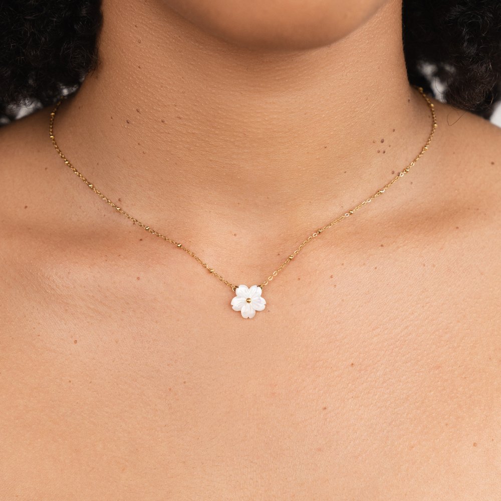 Collar Flor Blanca Blossom