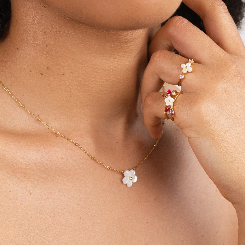 Collar Flor Blanca Blossom